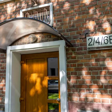 Black Door Гданьск